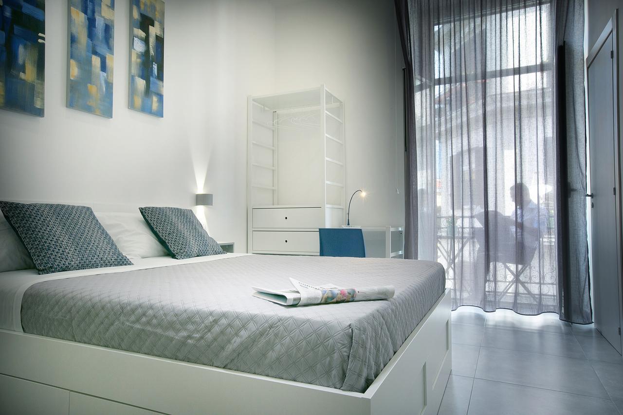 President Suites Neapel Exteriör bild